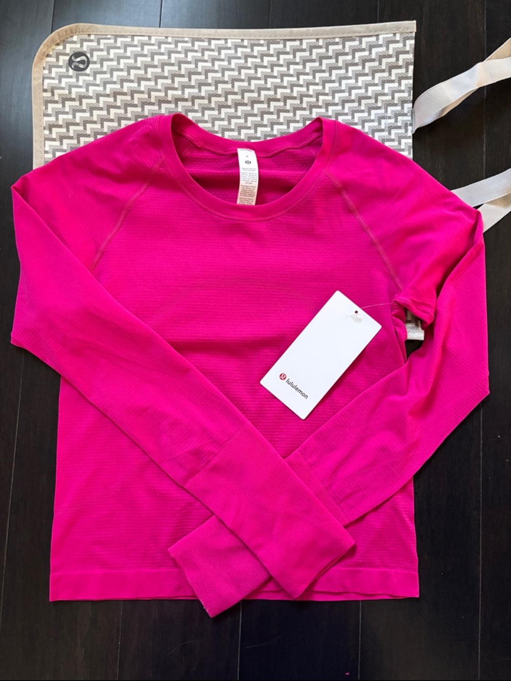 LULULEMON SWIFTLY TECH LONG SLEEVE 2.0 *RACE IN JEWELED MAGENTA SZ 6 NWT